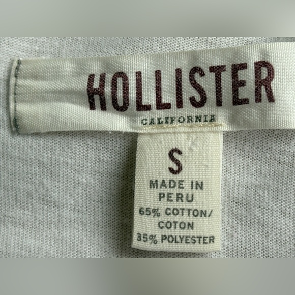 Hollister White and Gray Graphic V-Neck Tee - Picture 7 of 10
